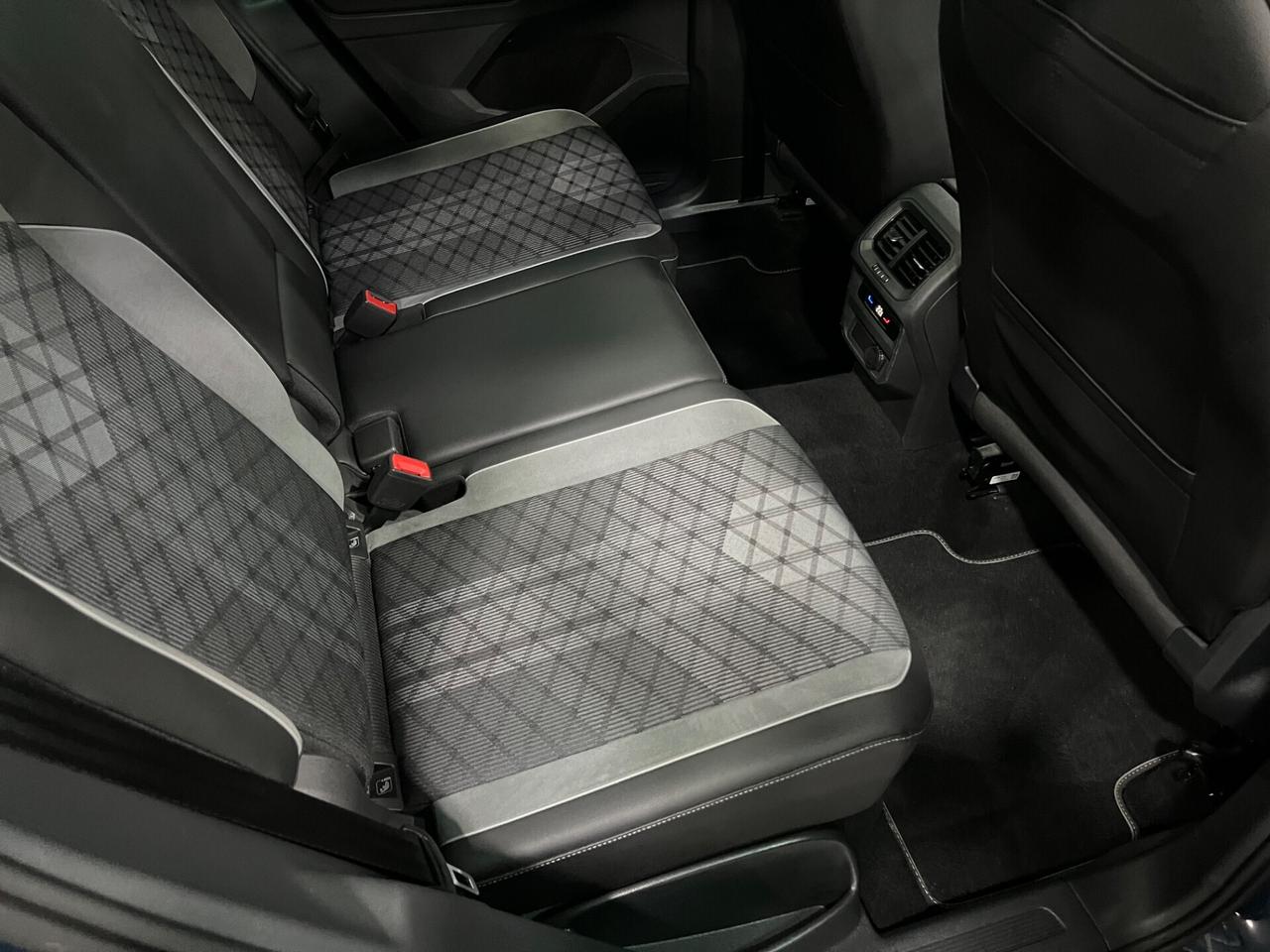 Volkswagen Tiguan 2.0 TDI DSG R-Line 4 Motion