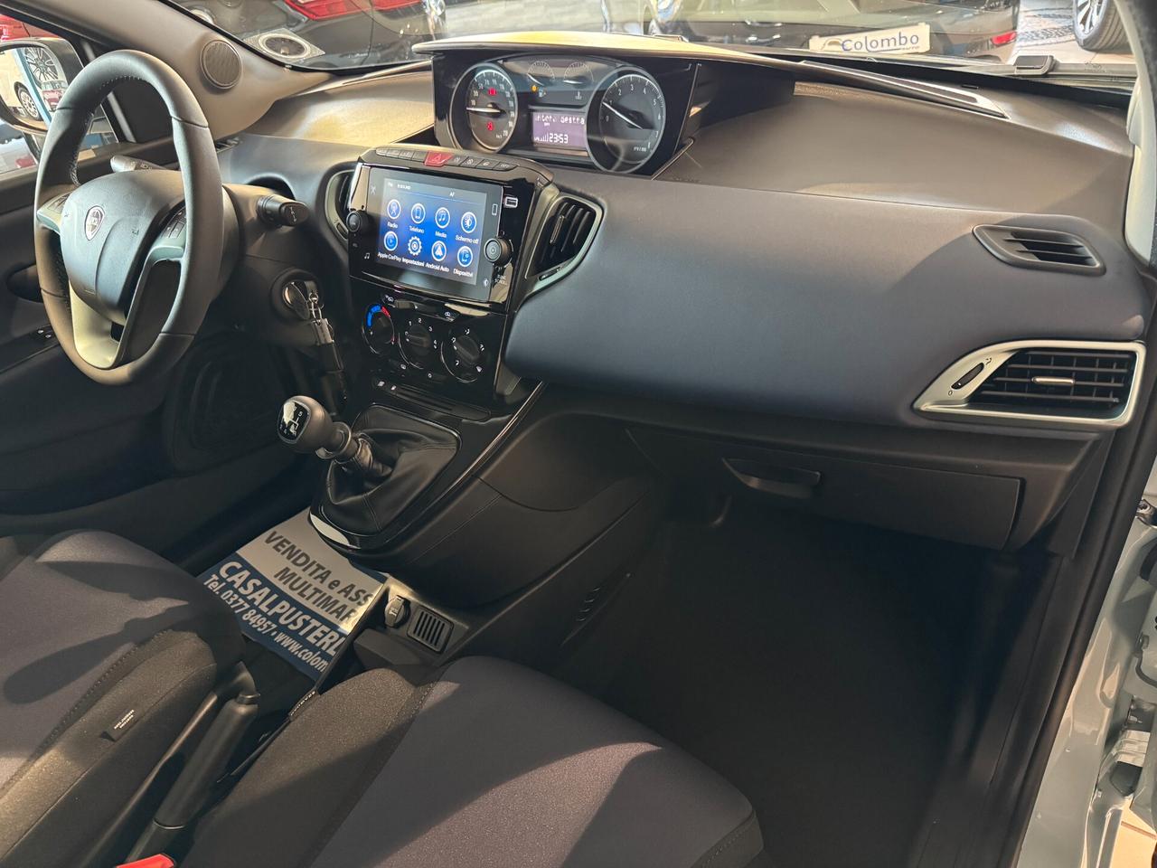 Lancia Ypsilon 1.0 firefly hybrid Platino App Conn Cam 15" Neopat