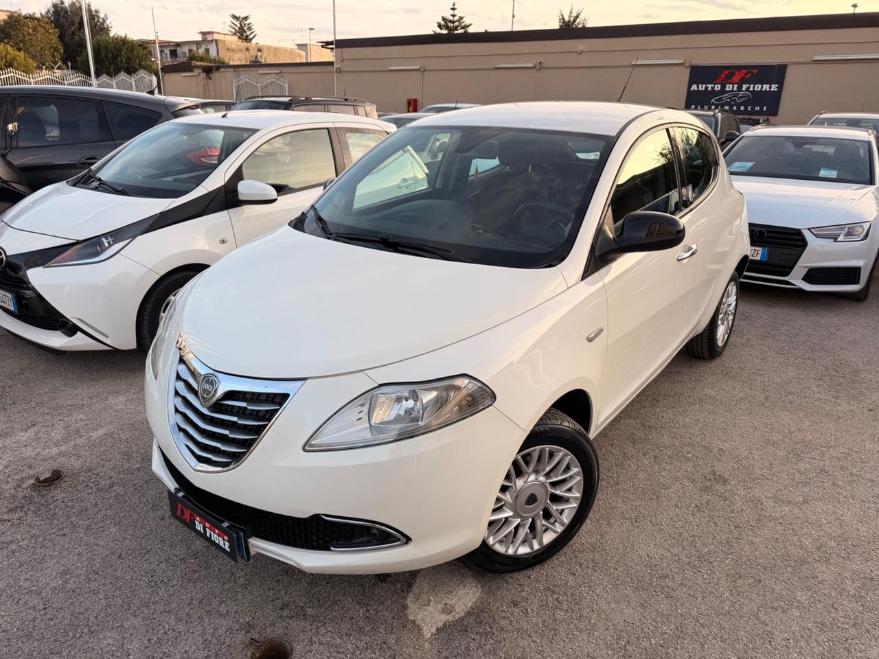 Lancia Ypsilon 0.9 TwinAir 85Cv Metano Ecochic Gold