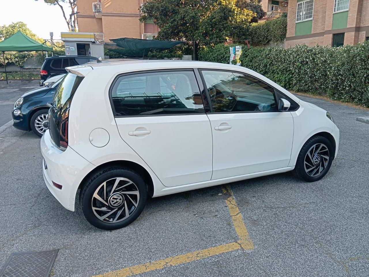 Volkswagen up! 1.0 5p. move up!