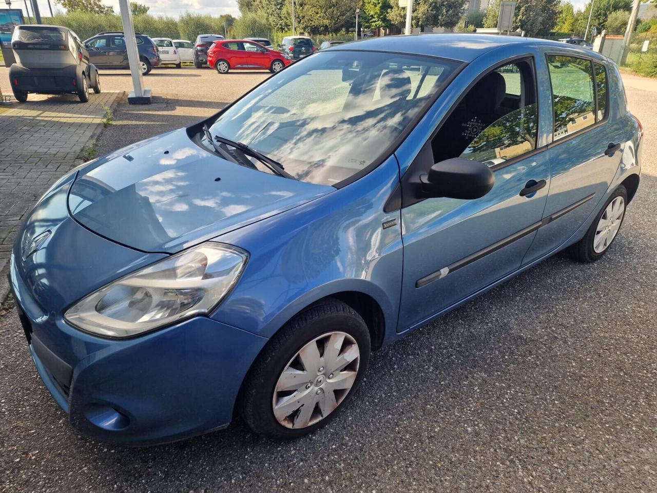 RENAULT CLIO 1.2 16V 5P SOLO 70.000 KM.03/2011