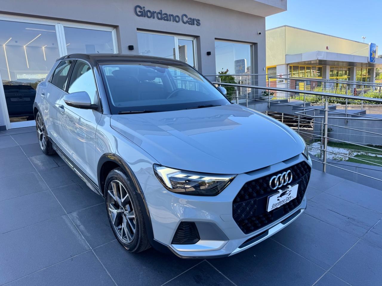 Audi A1 citycarver 30 TFSI Identity Contrast
