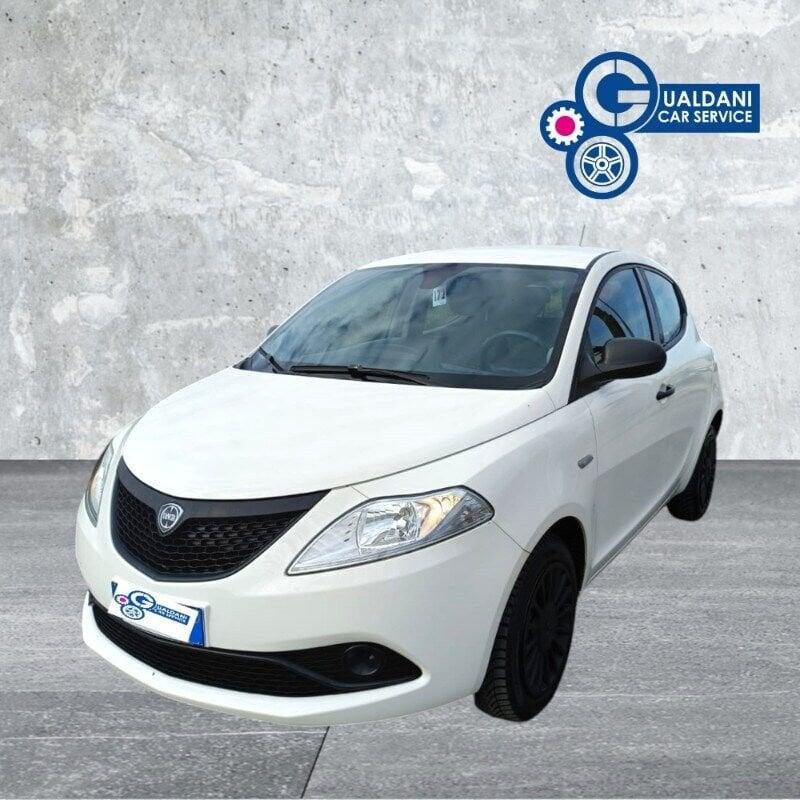 Lancia Ypsilon Ypsilon 1.0 FireFly 5 porte S&S Hybrid Ecochic Silver