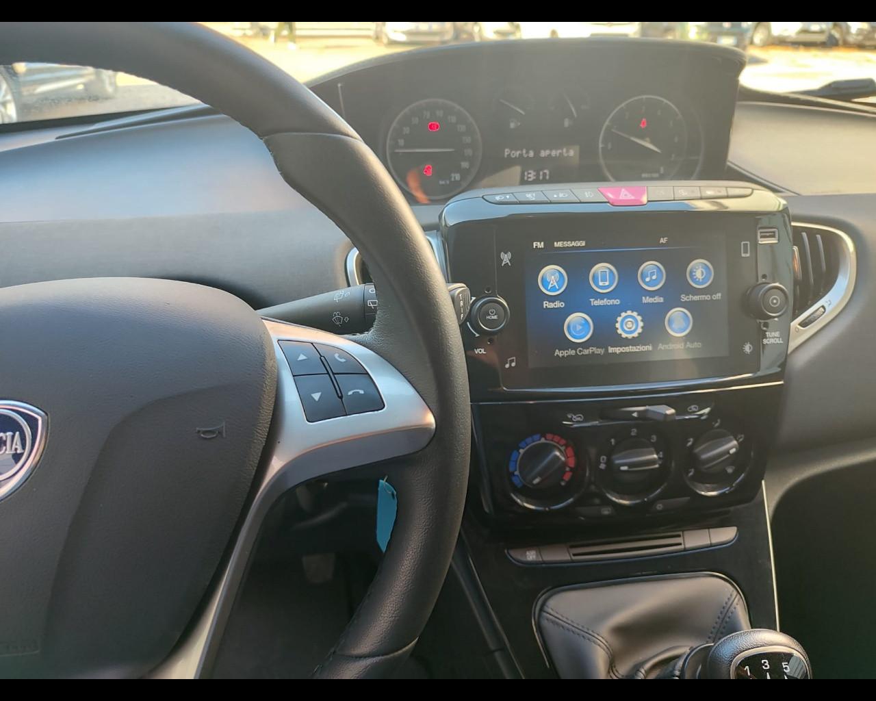 LANCIA Ypsilon 3ª serie - Ypsilon 1.0 FireFly 5 porte S&S Hybrid Ecochic Gold