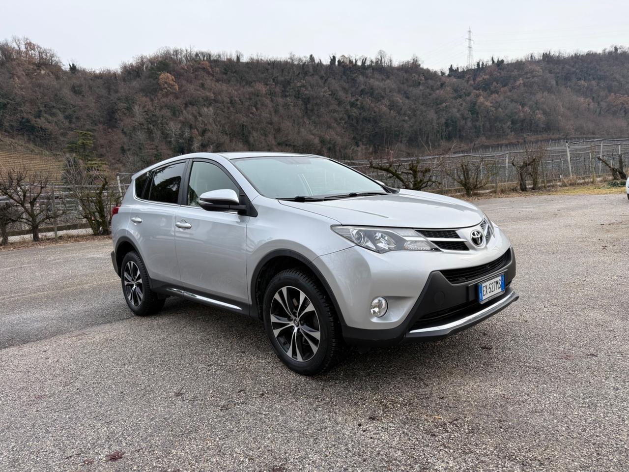 Toyota RAV 4 RAV4 2.0 D-4D 4WD Lounge White Ed.
