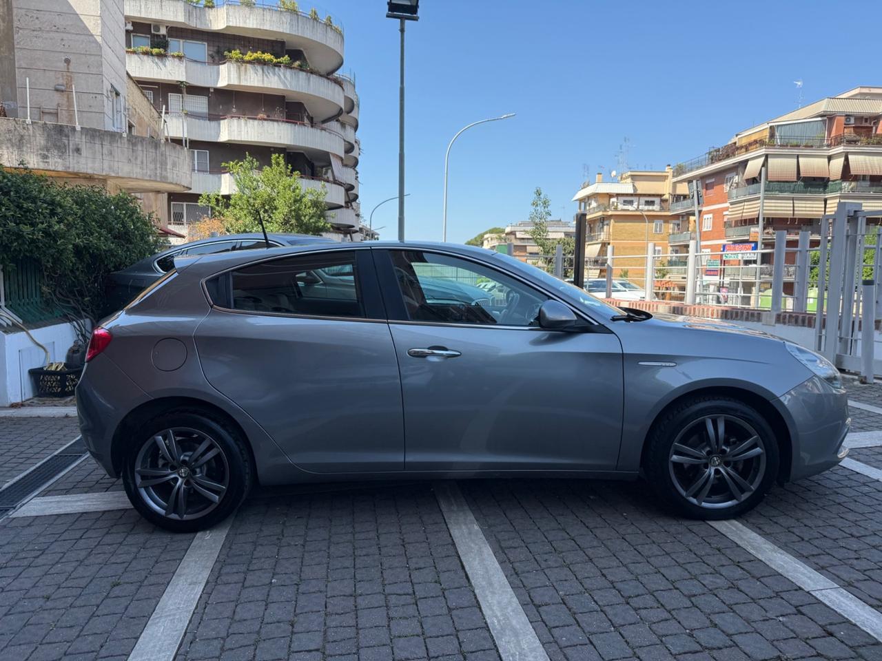 Alfa Romeo Giulietta 1.6 JTDm-2 Distinctive - CONDIZIONI MANIACALI !!