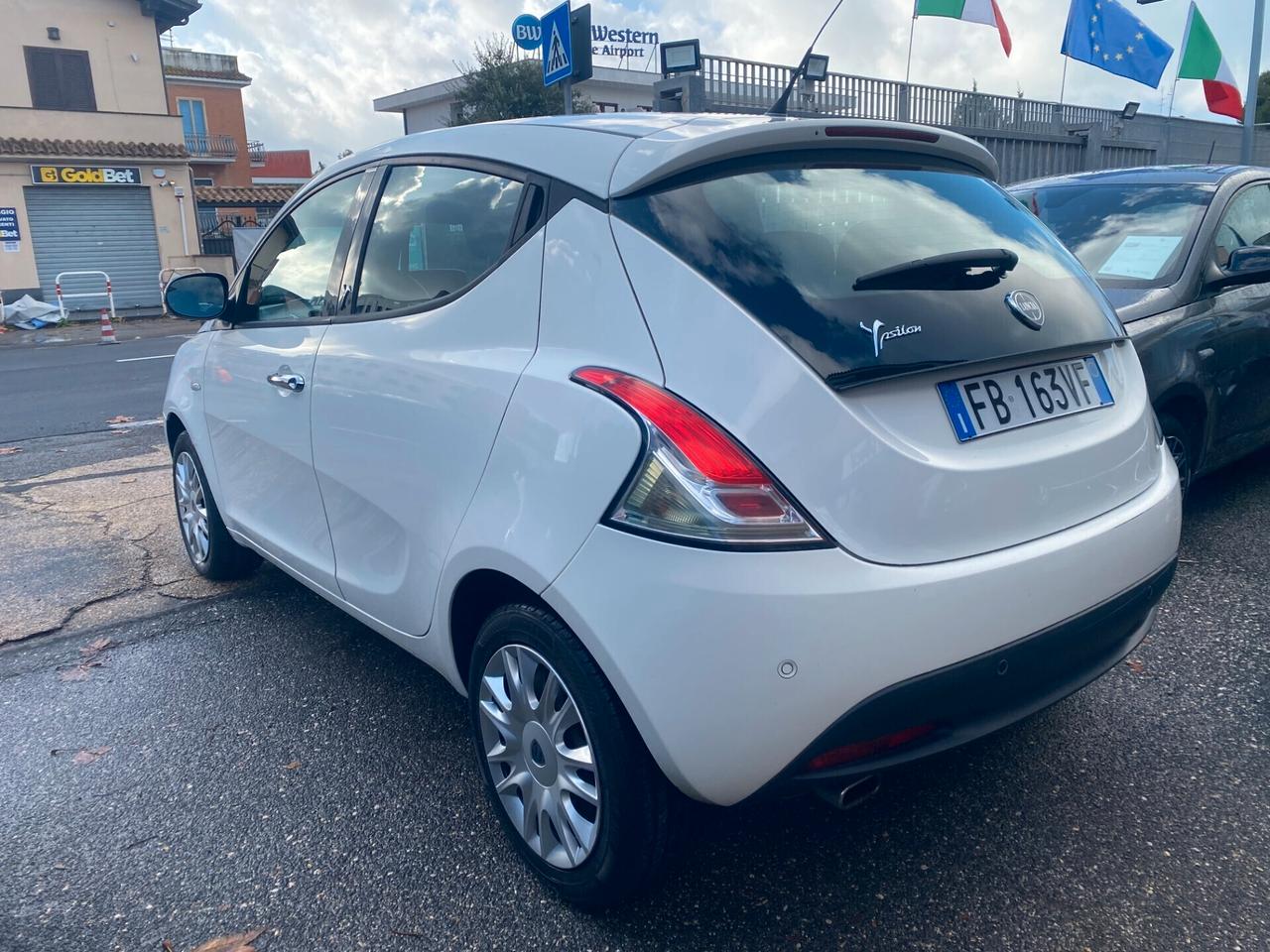 LANCIA Ypsilon 1.3 Mjt 95Cv 5p. Silver PDC Posteriori
