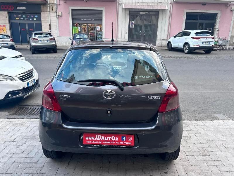 Toyota Yaris 1.4 D-4D 5 porte Navi