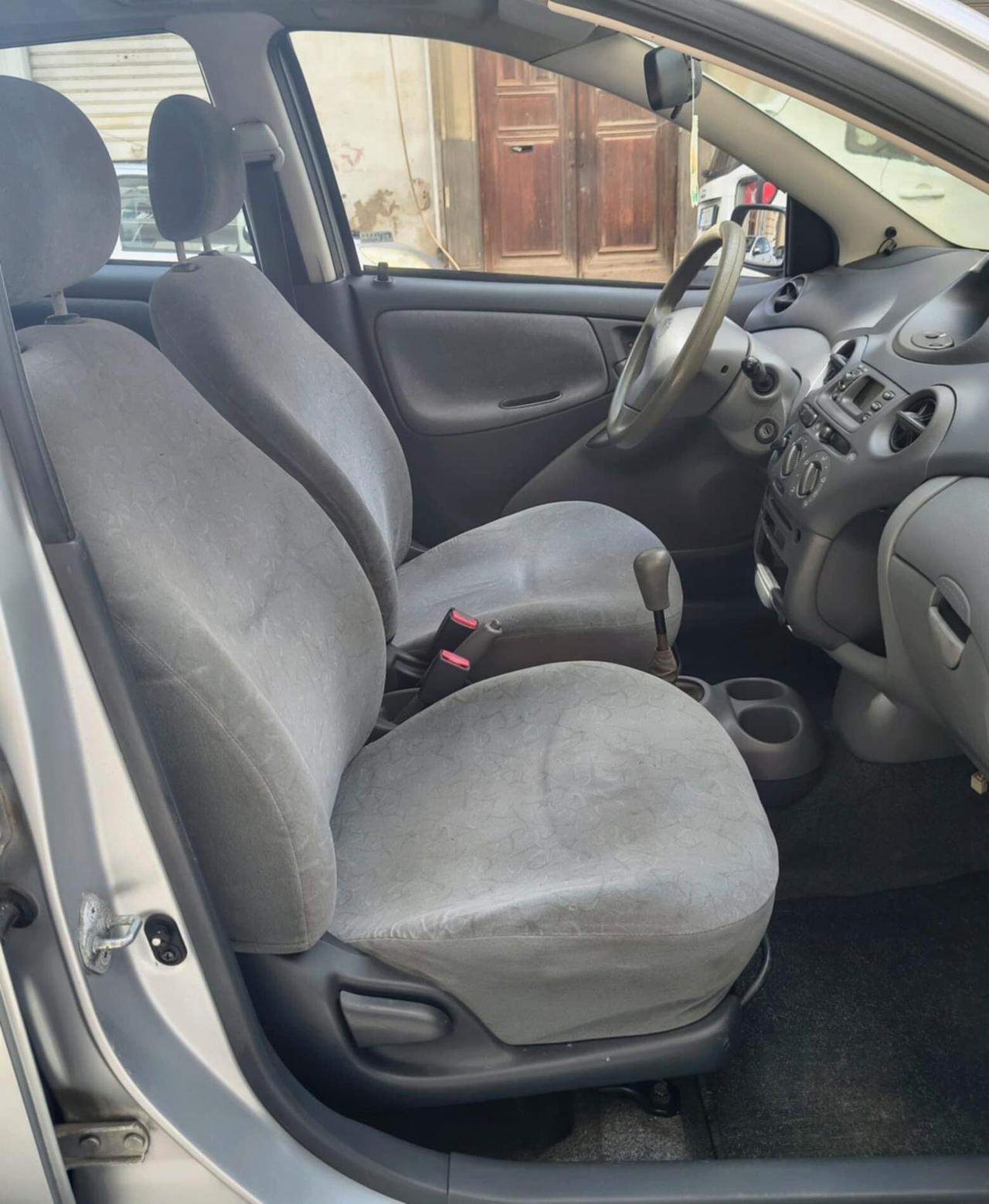 Toyota Yaris 1.0i 16V cat 5 porte