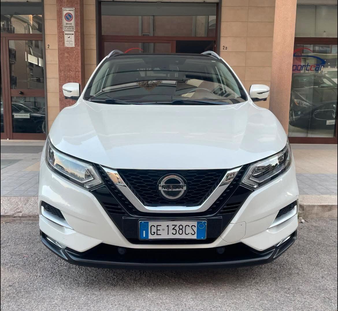 Nissan Qashqai 1.7 dCi 150 CV 4WD CVT N-Connecta TETTO LED TELEC 360 18'