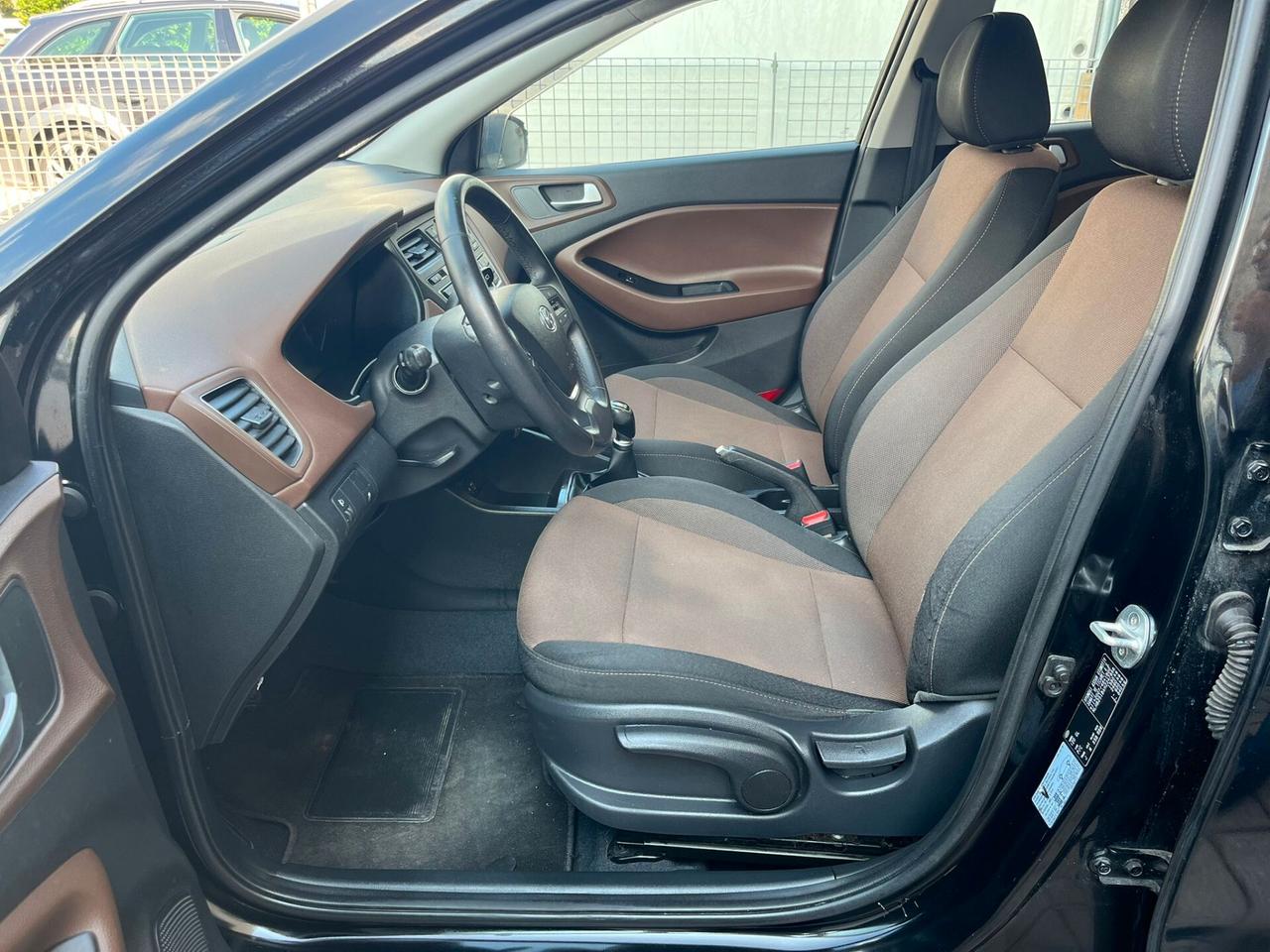 Hyundai i20 1.2 5 porte Blackline 84000km