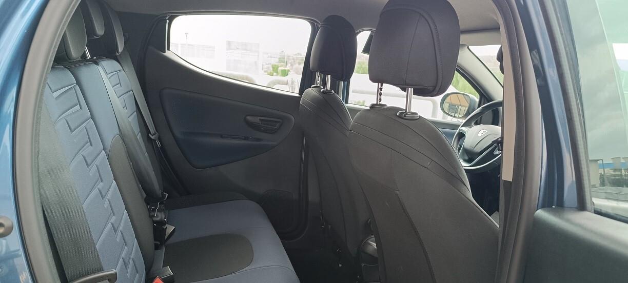 Lancia Ypsilon 1.0 FireFly 5 porte S&S Hybrid Platino