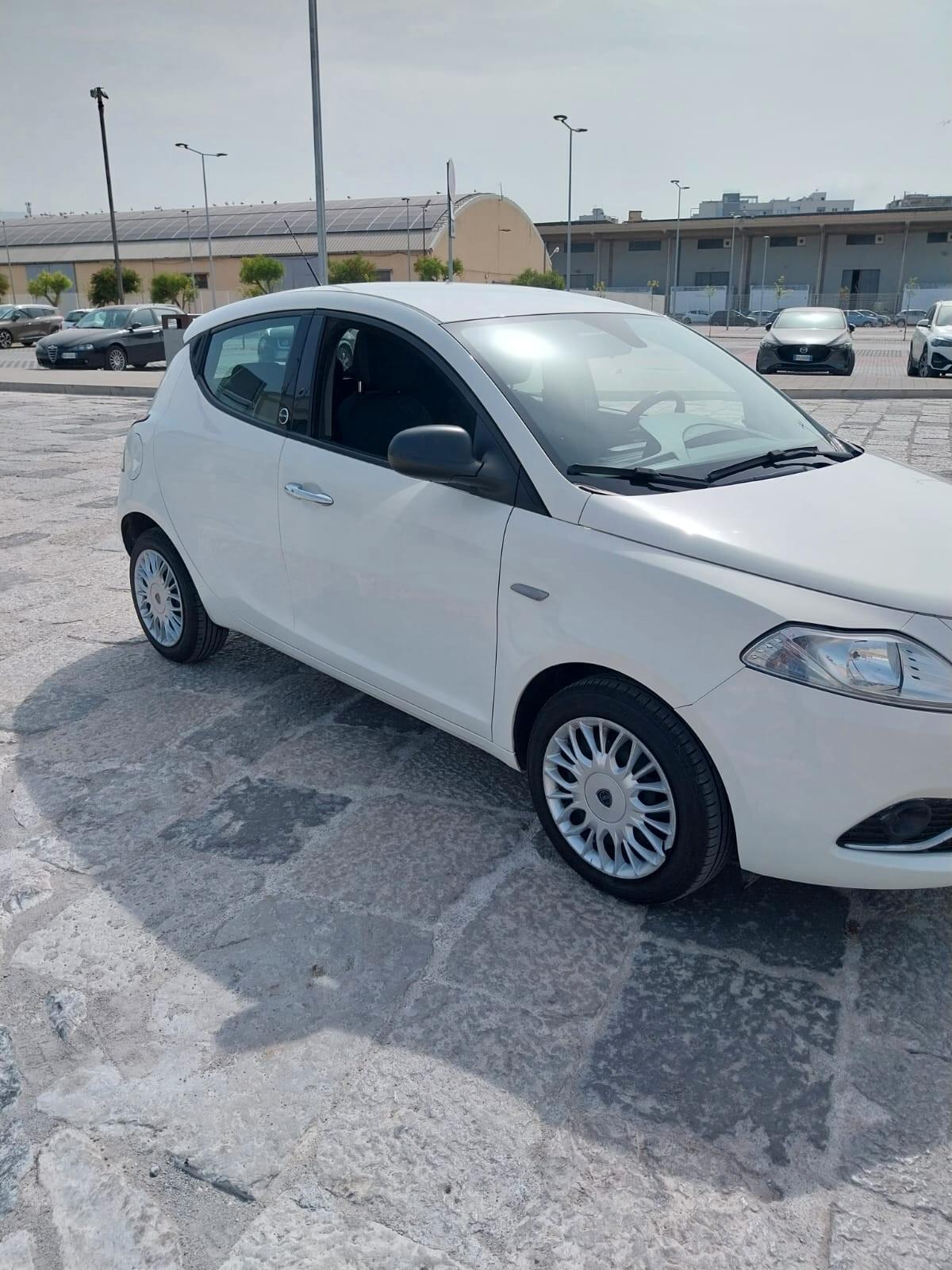 Lancia Ypsilon 1.2 GPL CASA MADRE POCHI KM