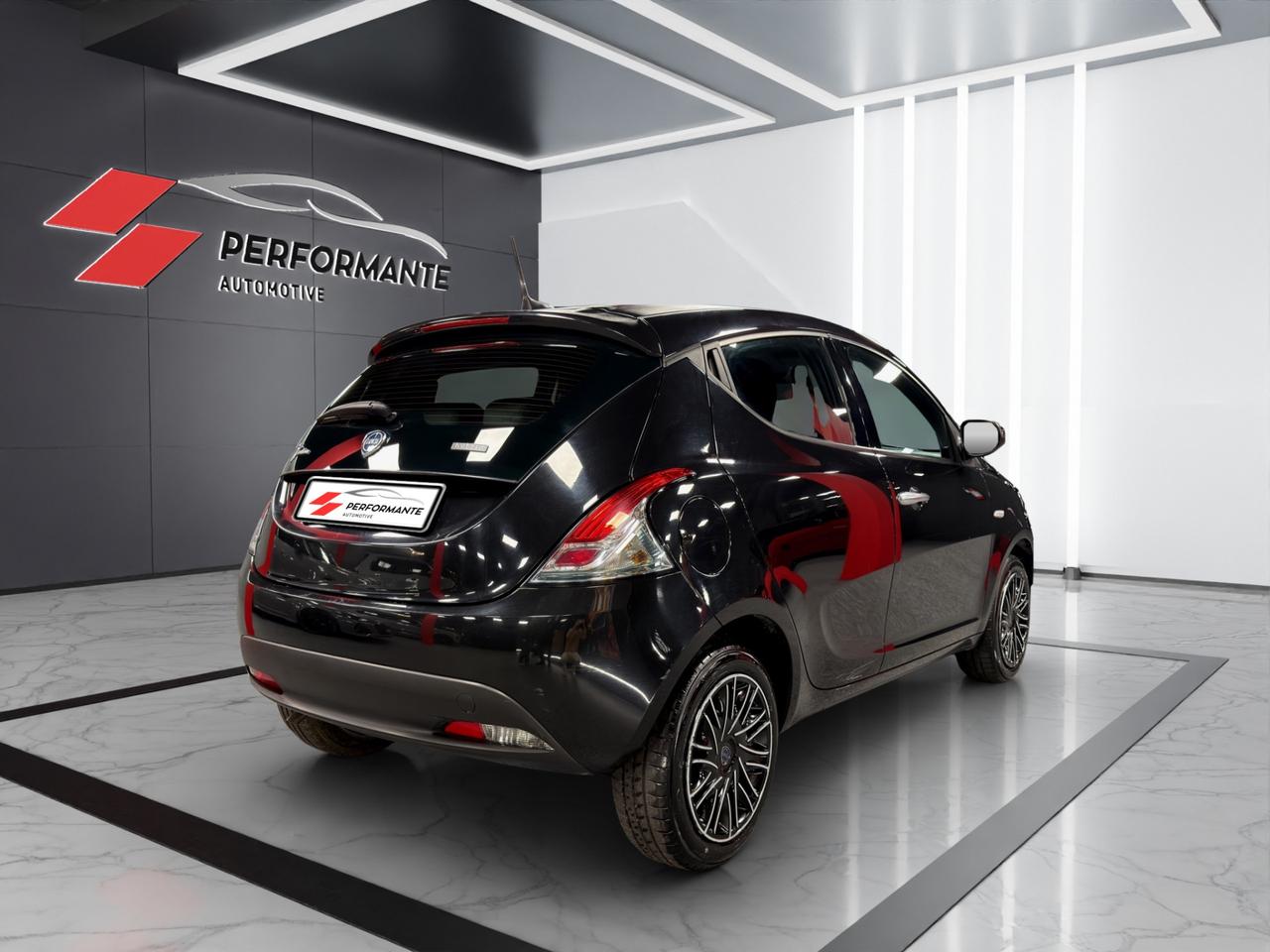 Lancia Ypsilon 1.0 firefly hybrid Silver Plus s&s 70cv