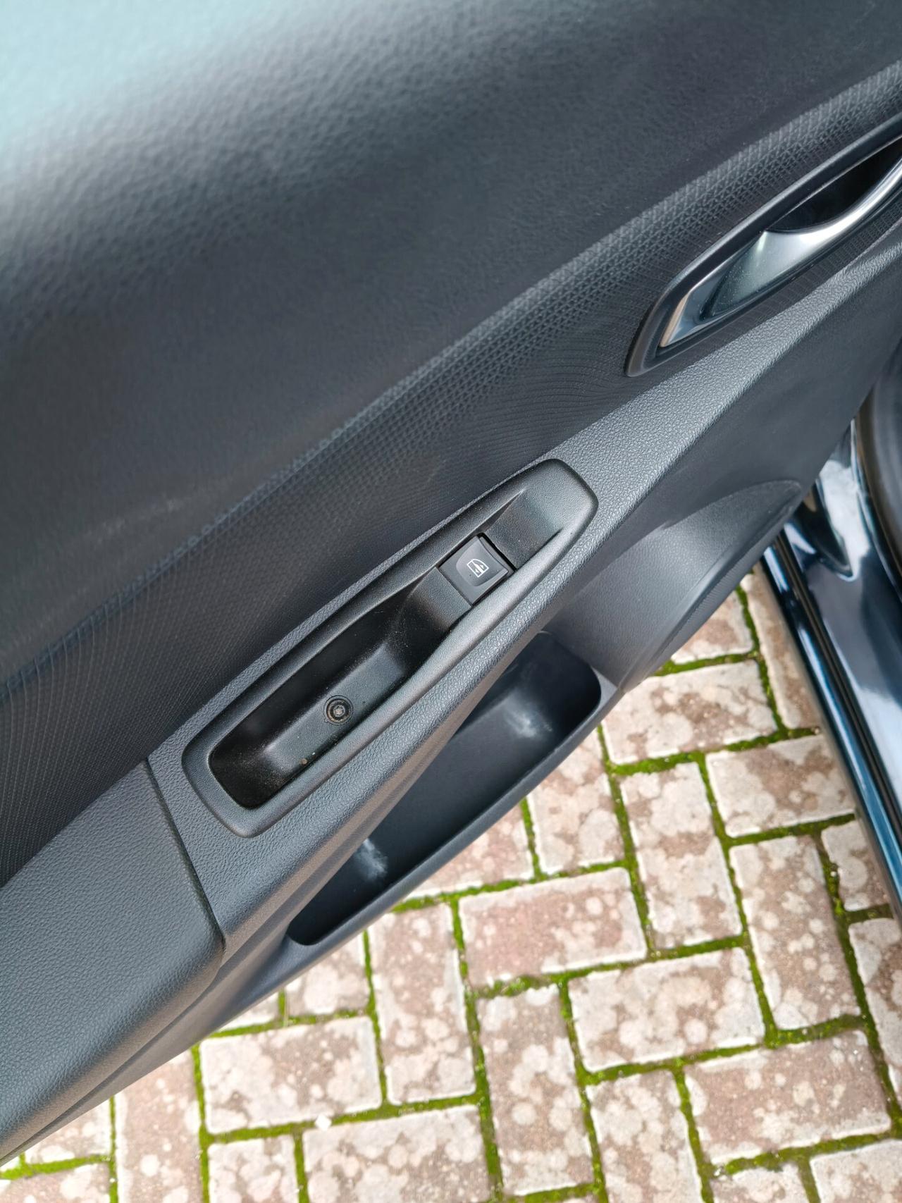 Renault Clio dCi 8V 90CV EDC Start&Stop 5 porte Energy Intens