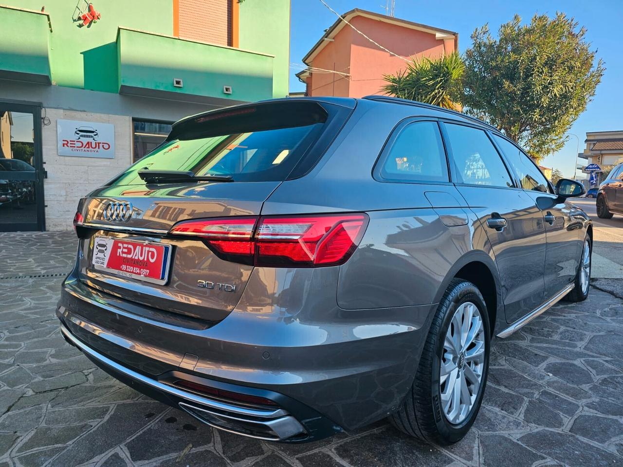 Audi A4 Avant 30 TDI/136 CV S tronic Business S-Line edition