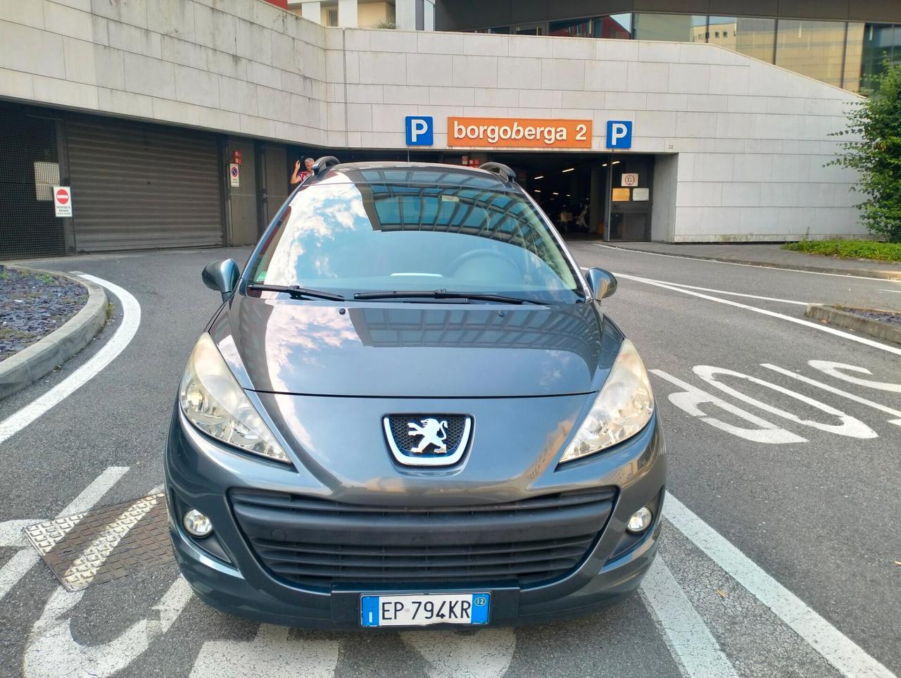 Peugeot 207 GPL Benz anno2012. Neo patentati