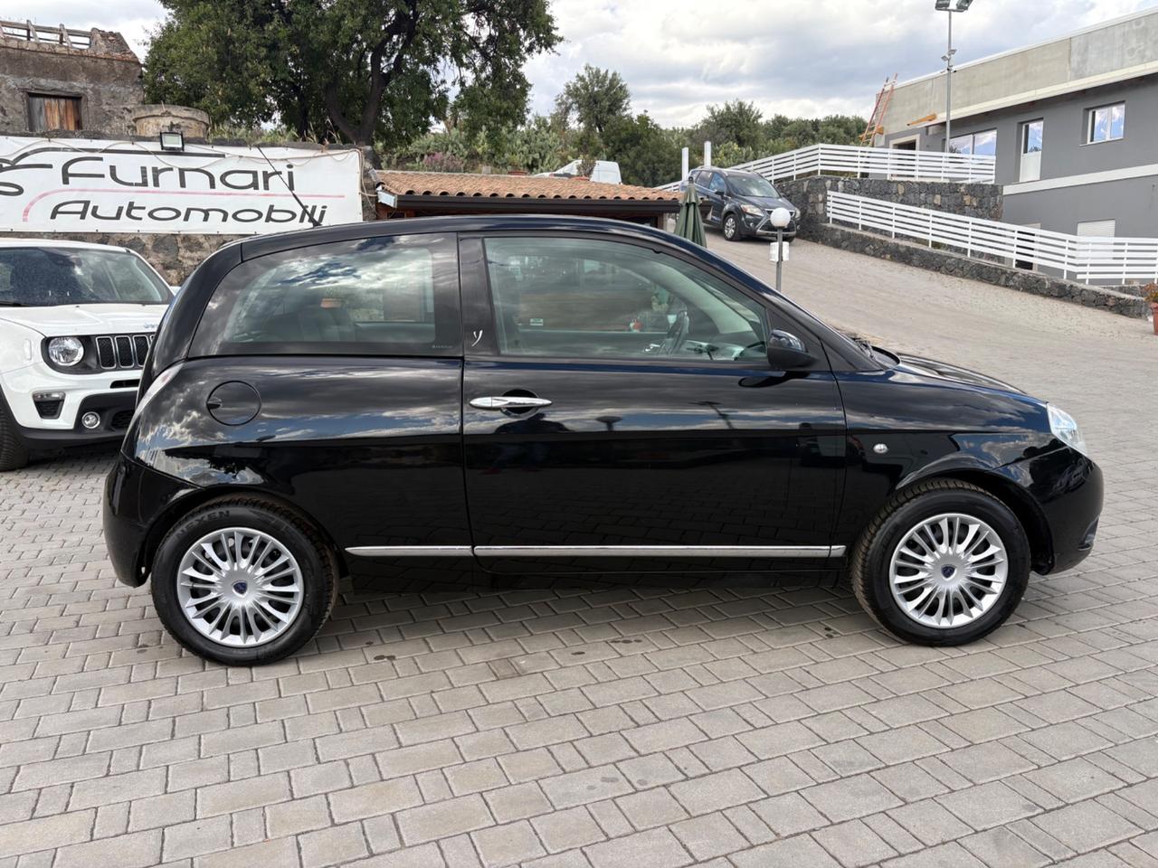 Lancia Ypsilon 1.2 Oro Neopatentati