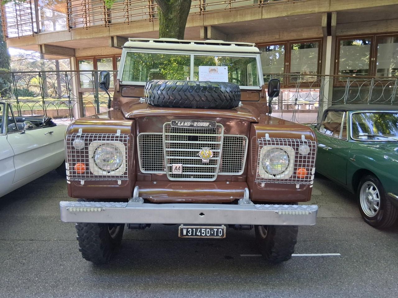 Land Rover Defender 88