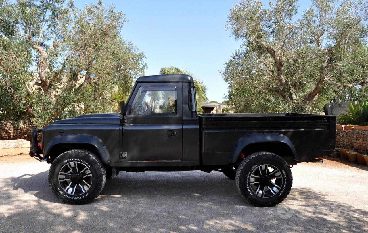 Land Rover Defender 110