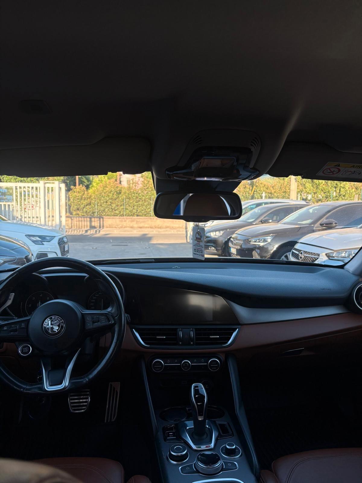Alfa Romeo Giulia 2.2 Turbodiesel 210 CV AT8 AWD Q4 Veloce