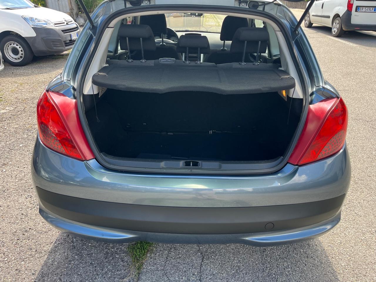 Peugeot 207 1.4 88CV 3p. ONE Line