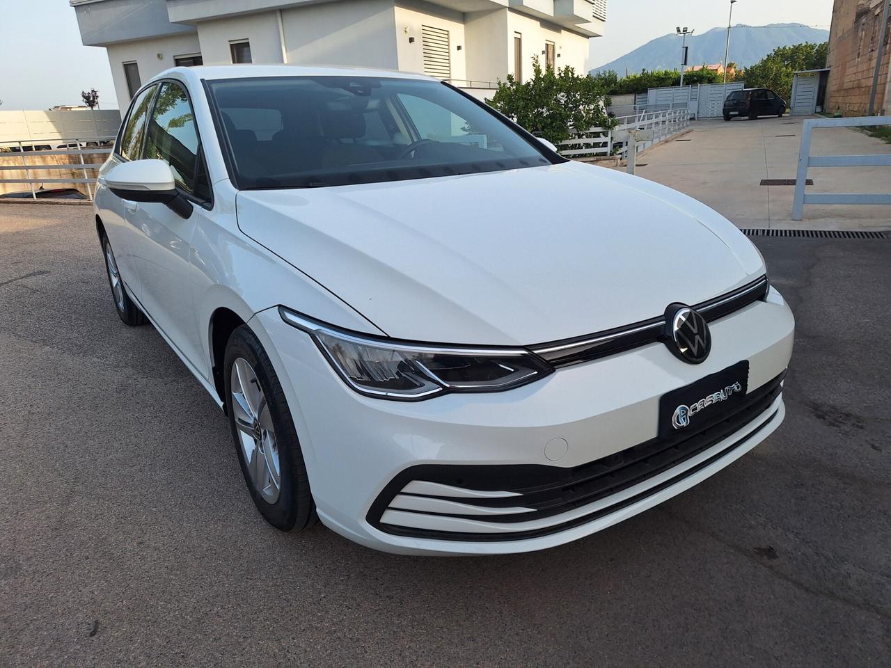 Volkswagen Golf LIFE 1.0 eTSI 110cv DSG NAV+RETROCAM. 2023