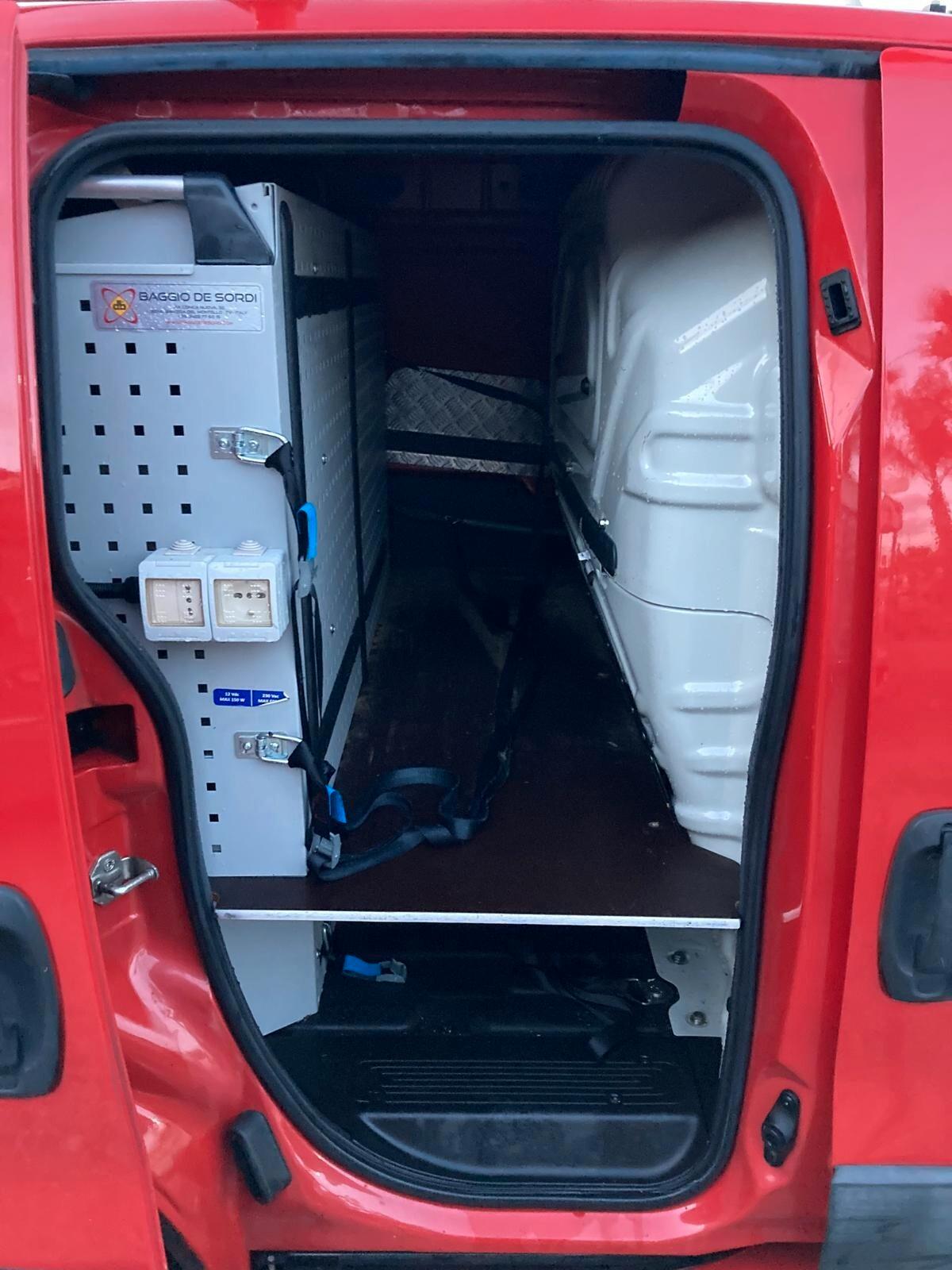 Fiat Fiorino 1.3 MJT 95CV Cargo Adventure Attrezzato