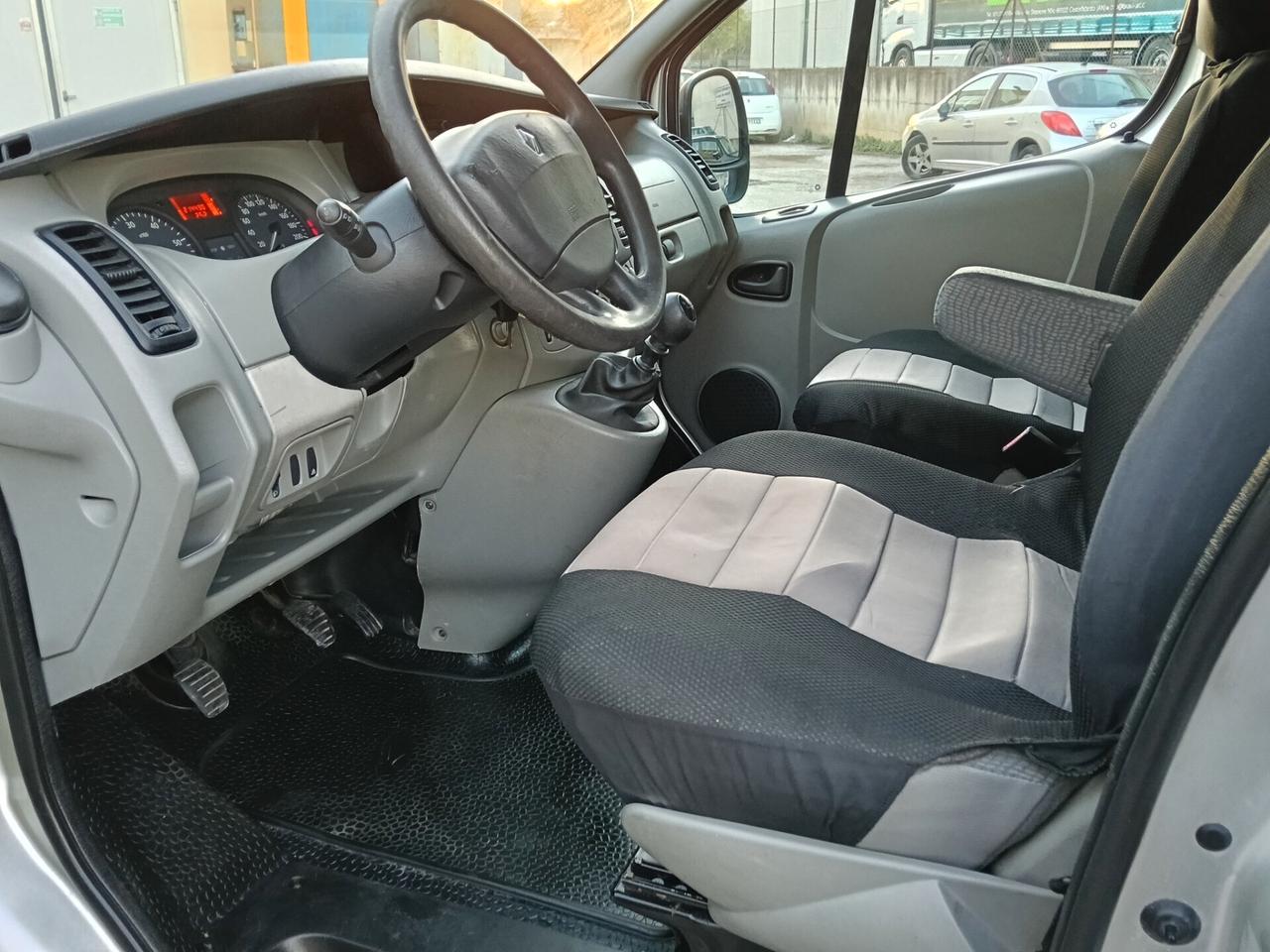 RENAULT TRAFIC 2.5 NOVE POSTI garanzia 24 mesi