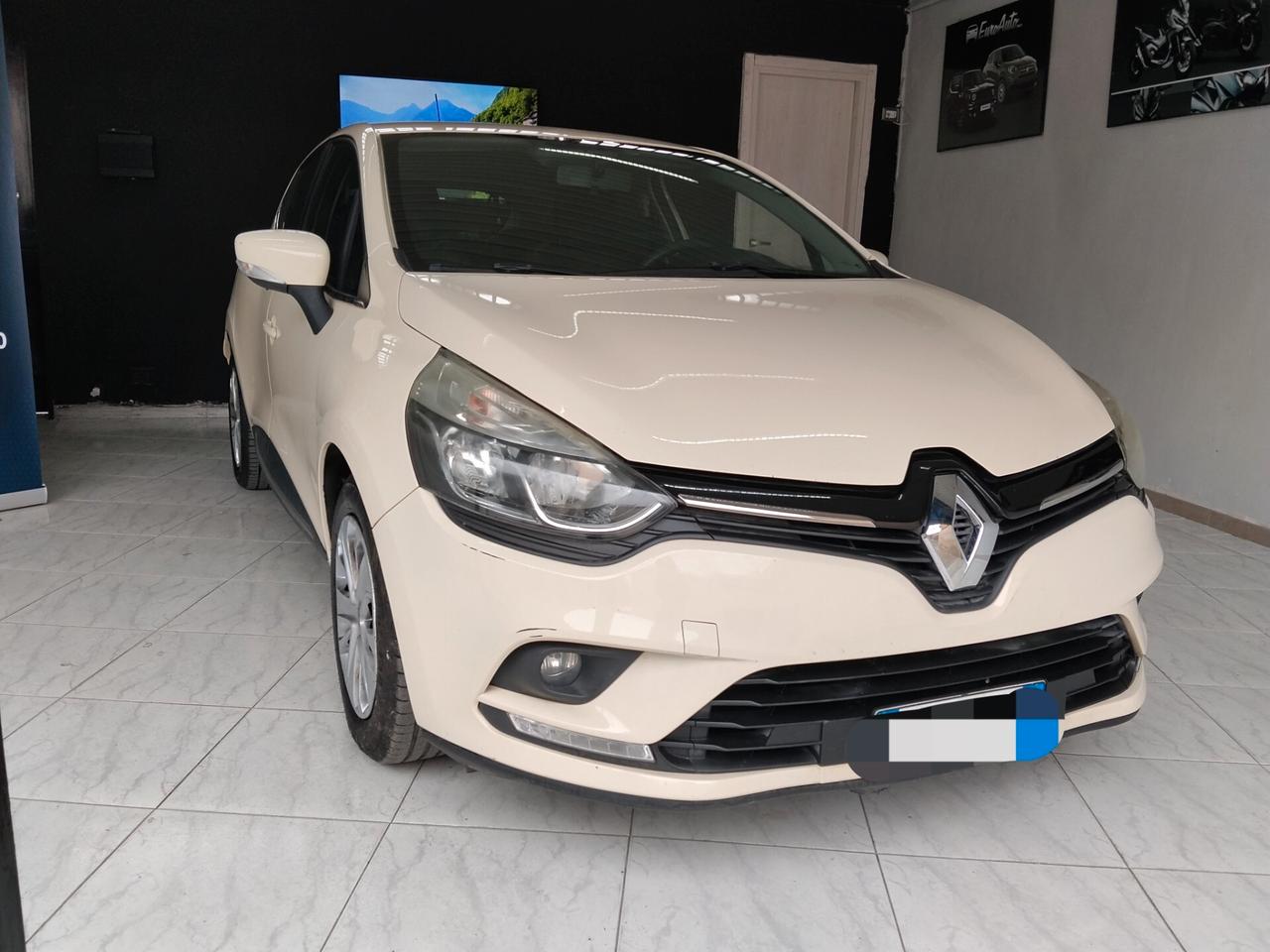 Renault Clio 1.5 diesel 2017 CON GARANZIA