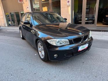Bmw 118 118d 5 porte Futura