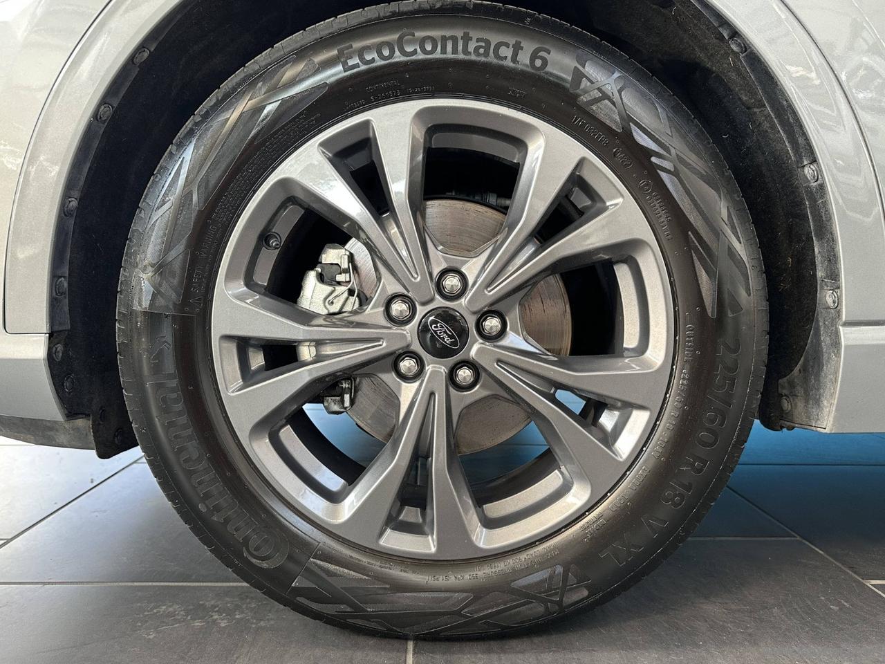 FORD Kuga 2.5 Full Hybrid 190 CVT 2WD ST-Line