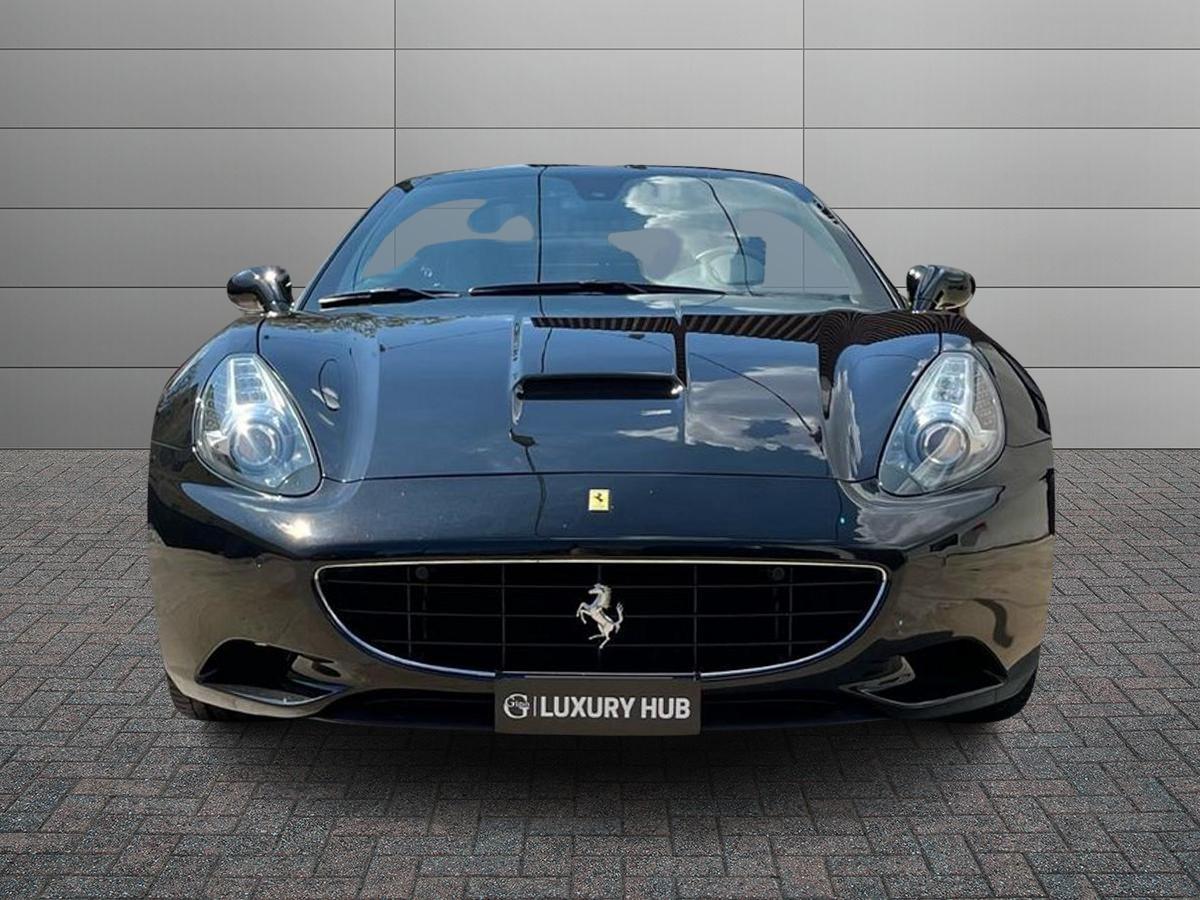 FERRARI California 4.3 dct