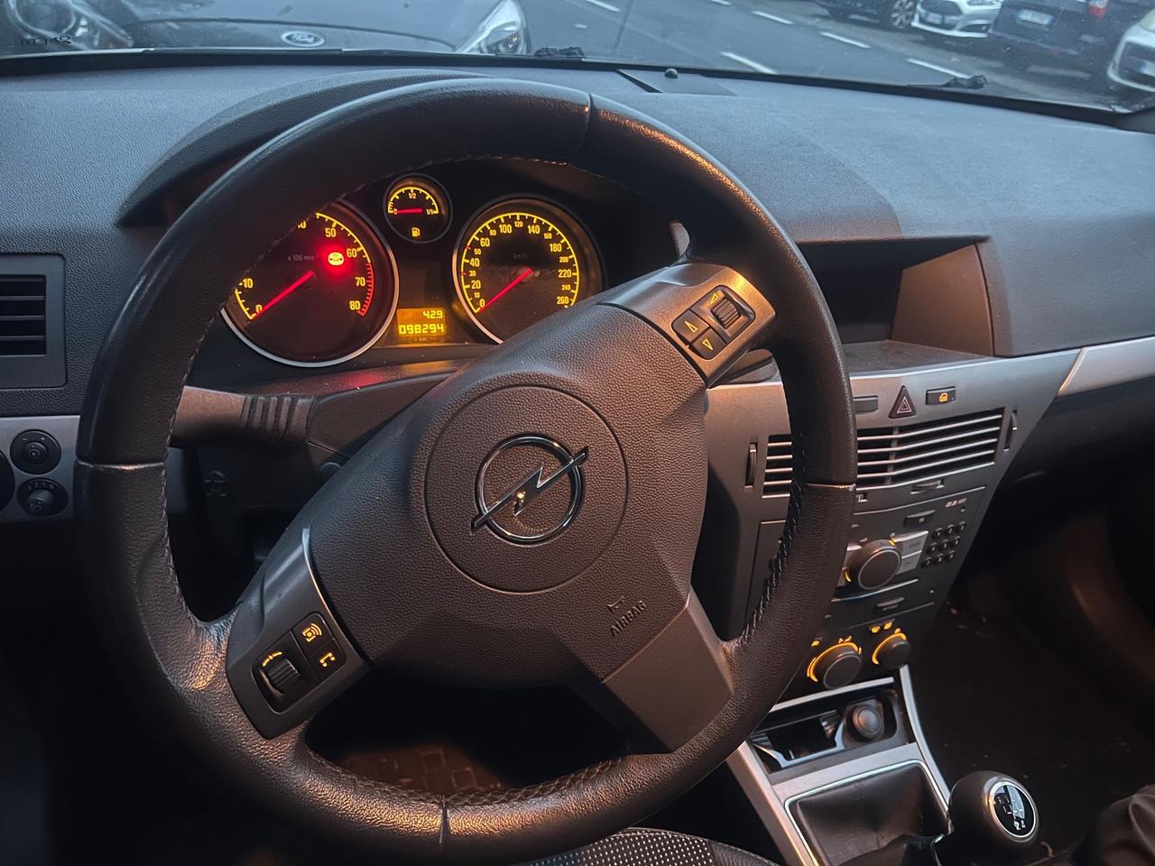 Opel Astra 1.6 16V Twinport 5 porte Cosmo