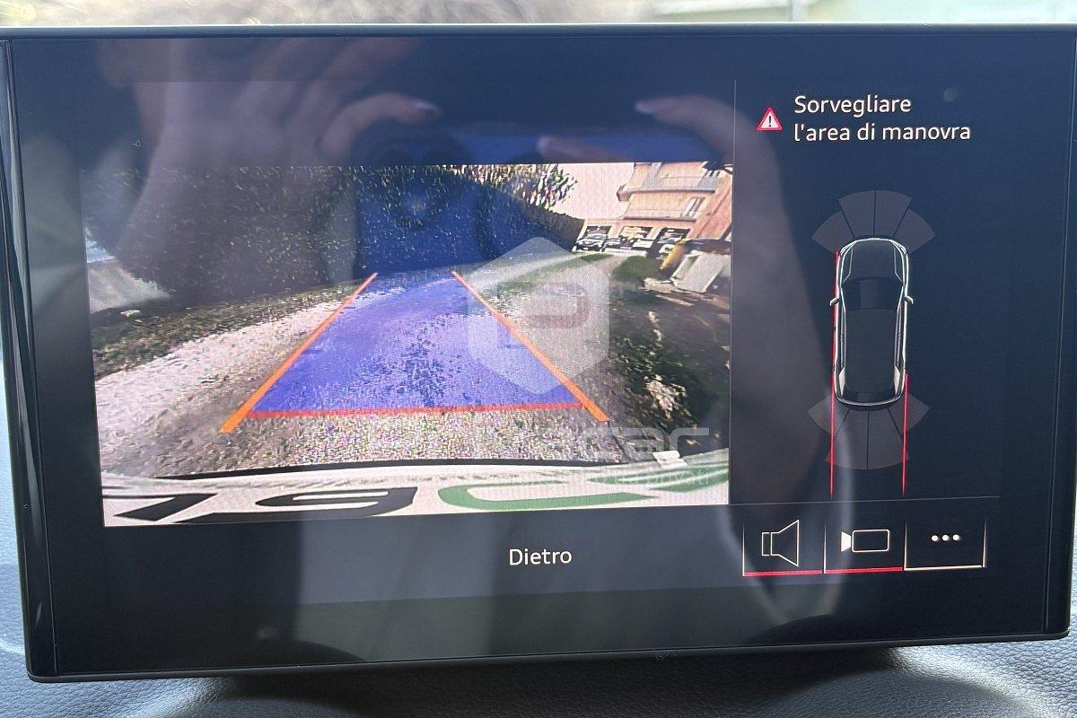 AUDI Q2 35 TFSI Business