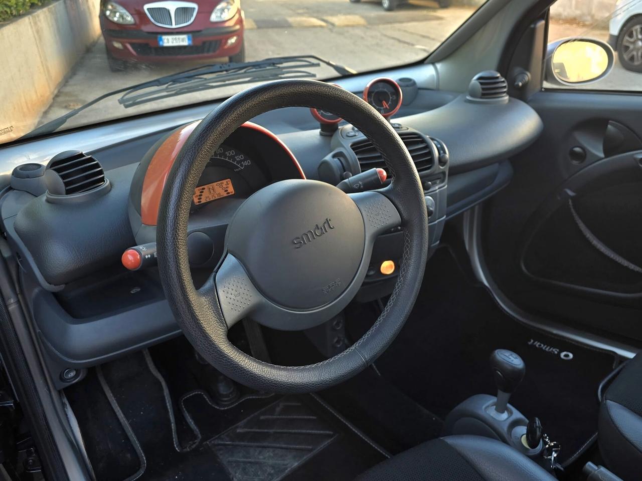 Smart 700 city-coupé pure (45 kW)