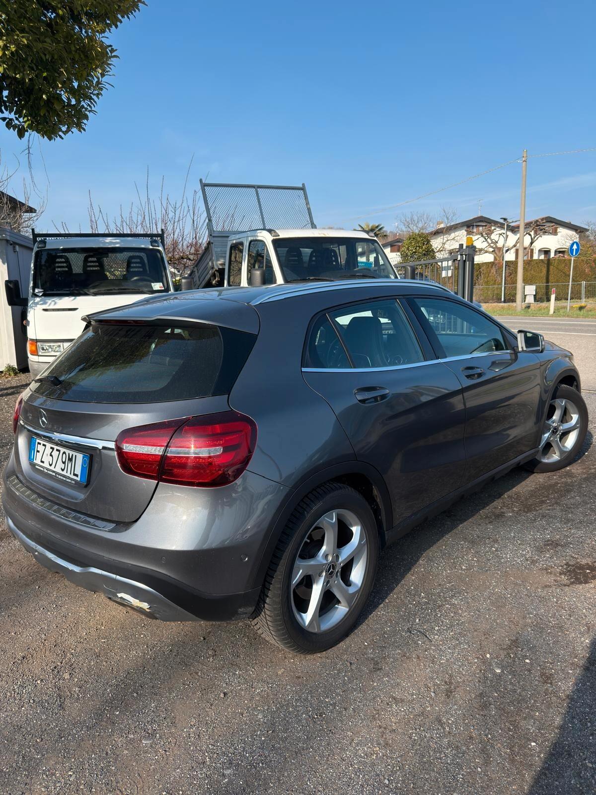Mercedes-benz GLA 180 Premium