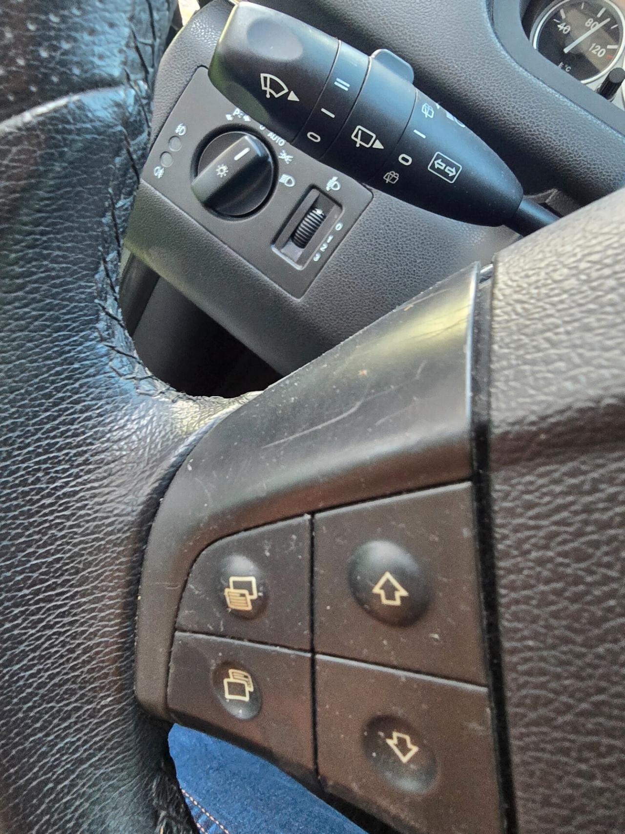 M.B B200 2.0D 140CV 126000KM-2011