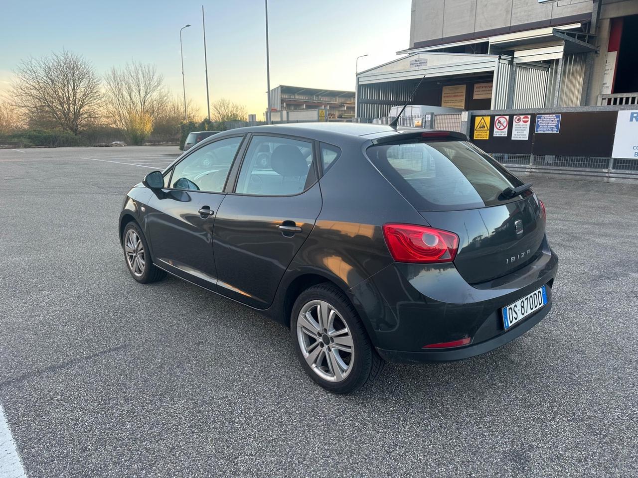 Seat Ibiza 1.4 5p. Reference Dual