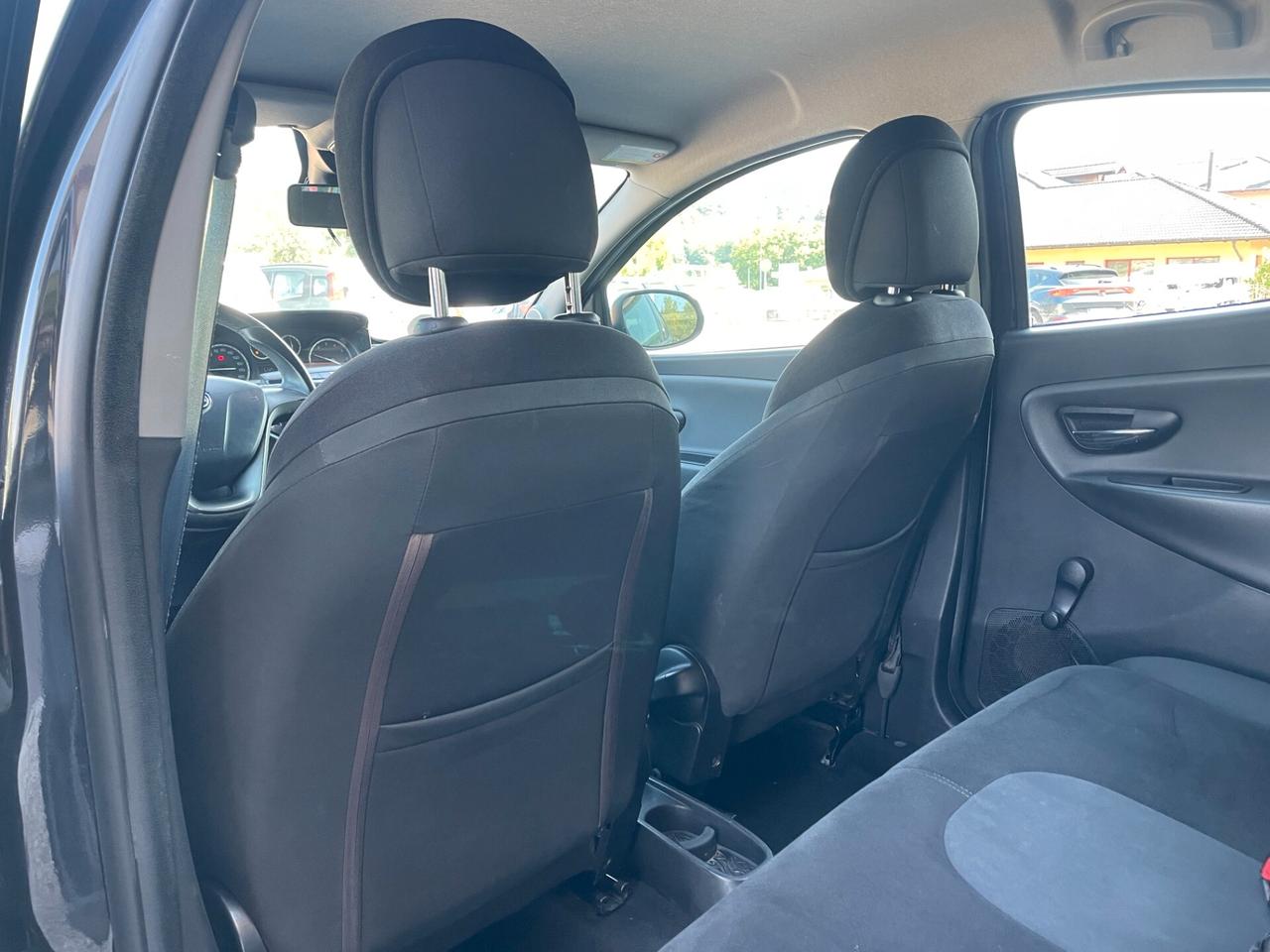 Lancia Ypsilon 1.2 69 CV 5 porte "NEOPATANTATI"