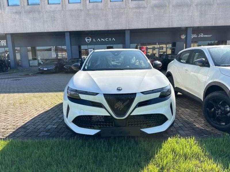 Alfa Romeo Junior 1.2 Hybrid ibrida