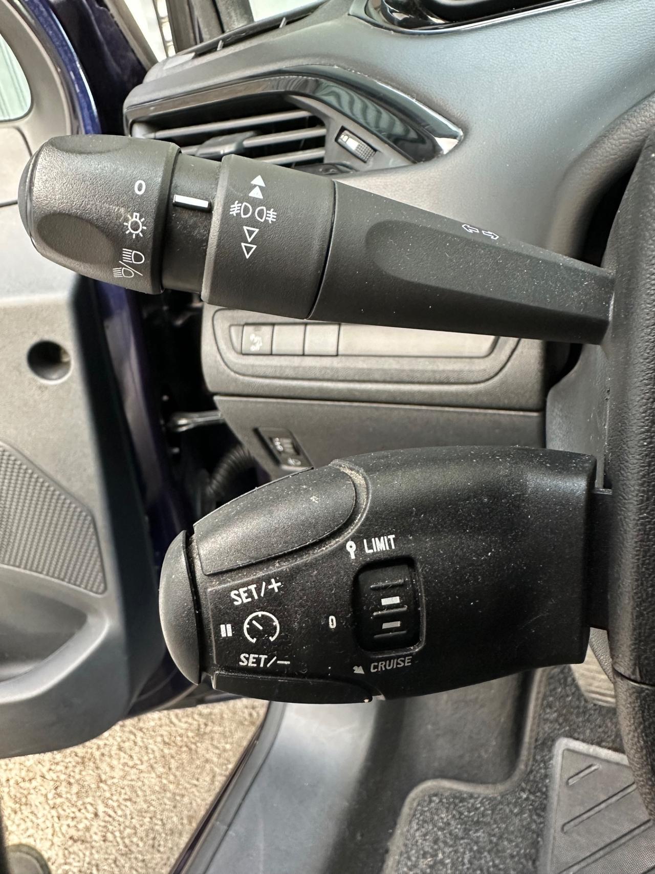 Peugeot 208 1.5 BlueHDi 75cv 5p. Allure