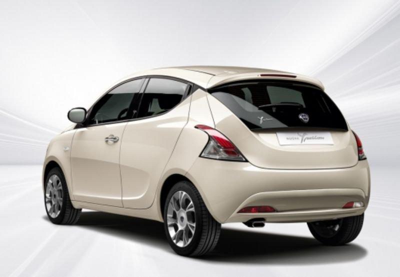 Lancia Ypsilon III 2015 1.0 firefly hybrid Silver s&s 70cv