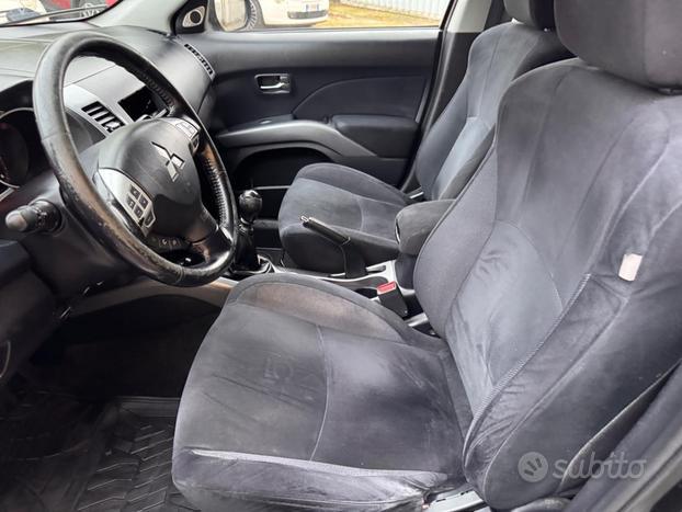 MITSUBISHI Outlander 7 posti 2.0 DI-D Intense DP