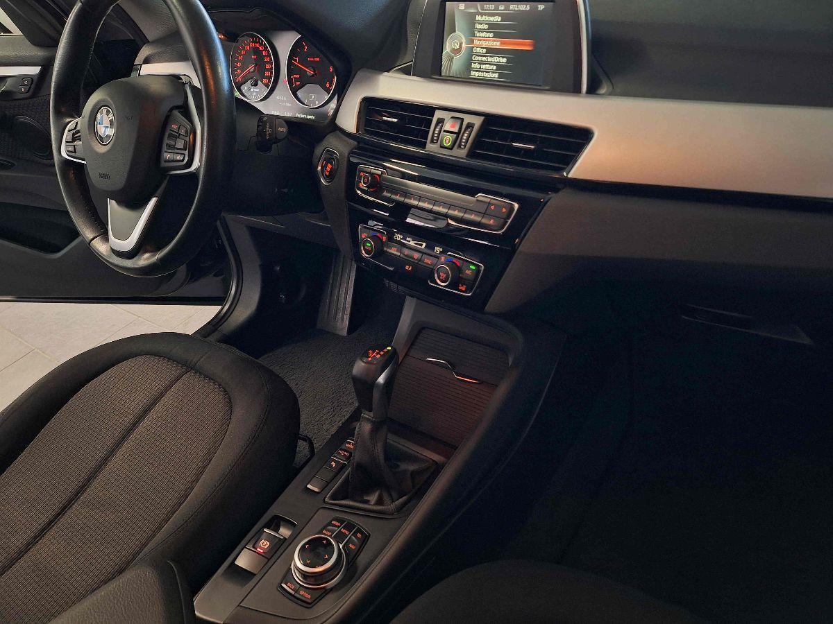 BMW X1 sDrive18d Business - AUTOMATICA + PAD - TAGLIANDATA - GARANZIA -