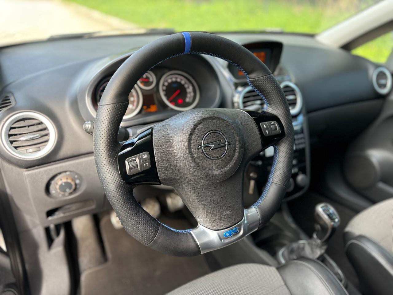 Opel Corsa 1.6 T 192CV OPC