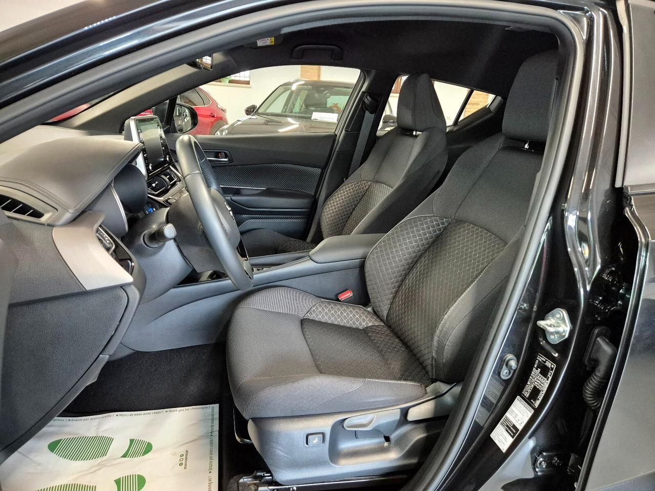 Toyota C-HR 1.8 Hybrid E-CVT Business