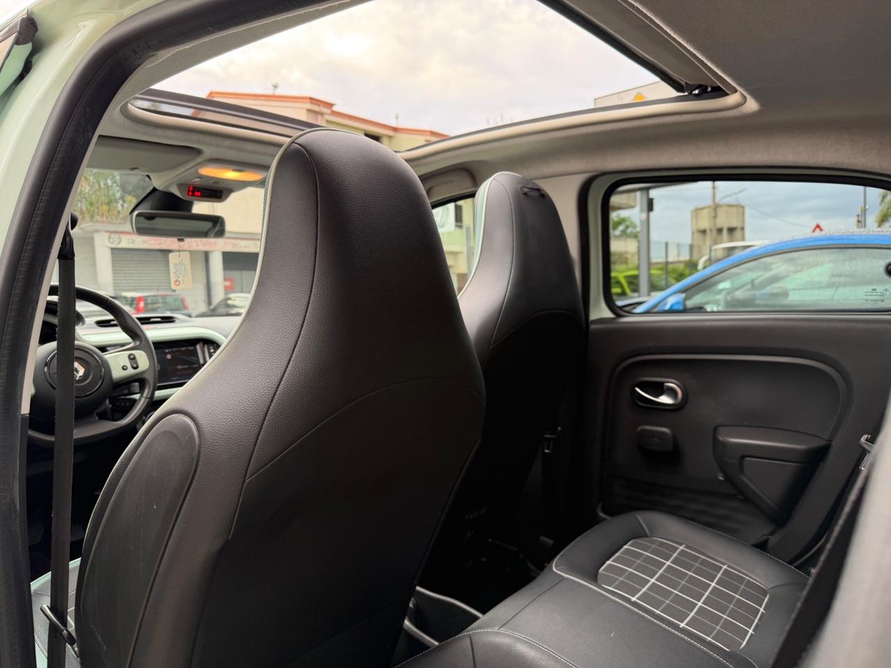 Renault Twingo SCe EDC La Parisienne