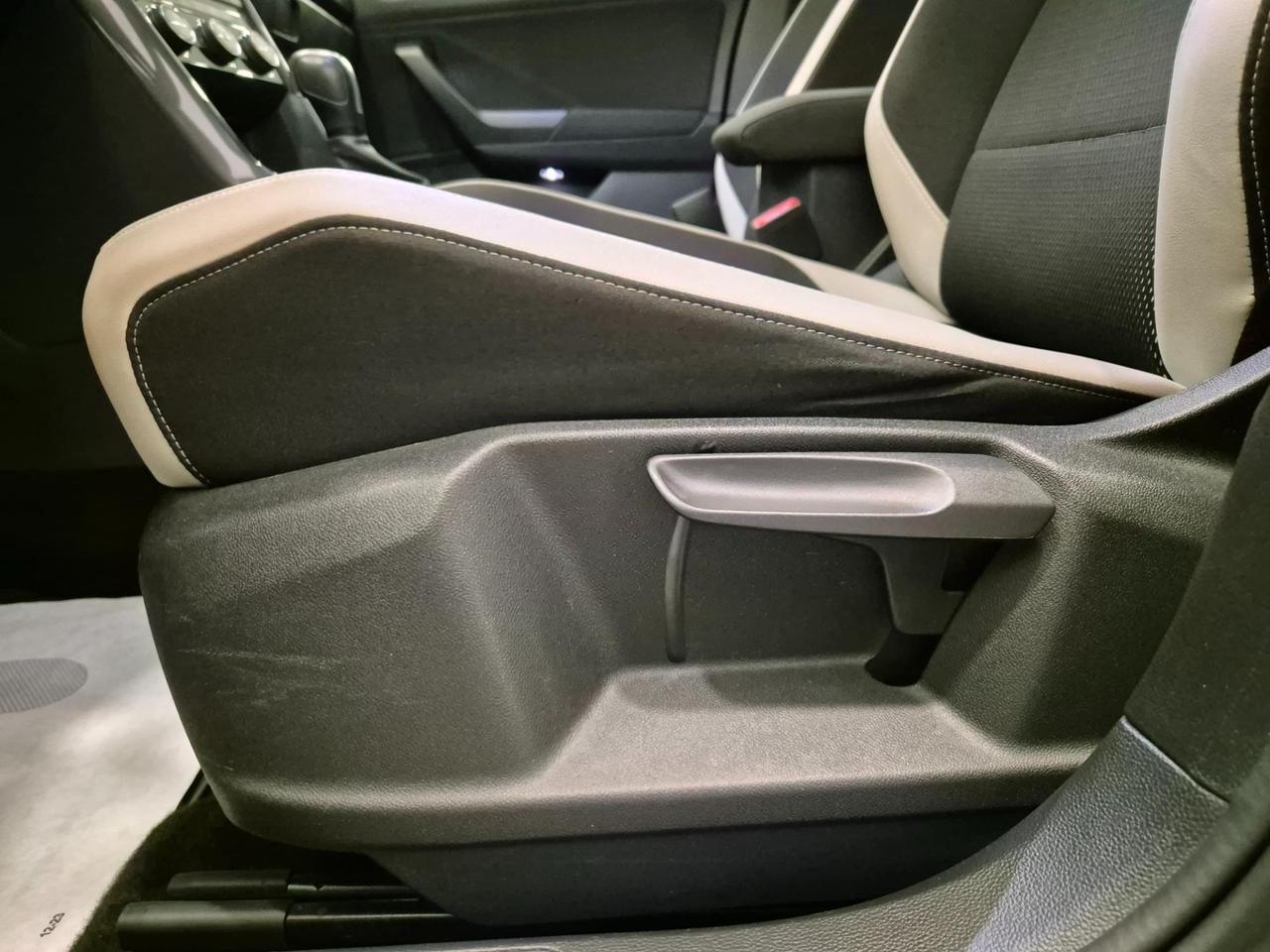 Volkswagen T-Roc 1.5 TSI Style dsg - Carplay - ACC/Lim - Sens. Park