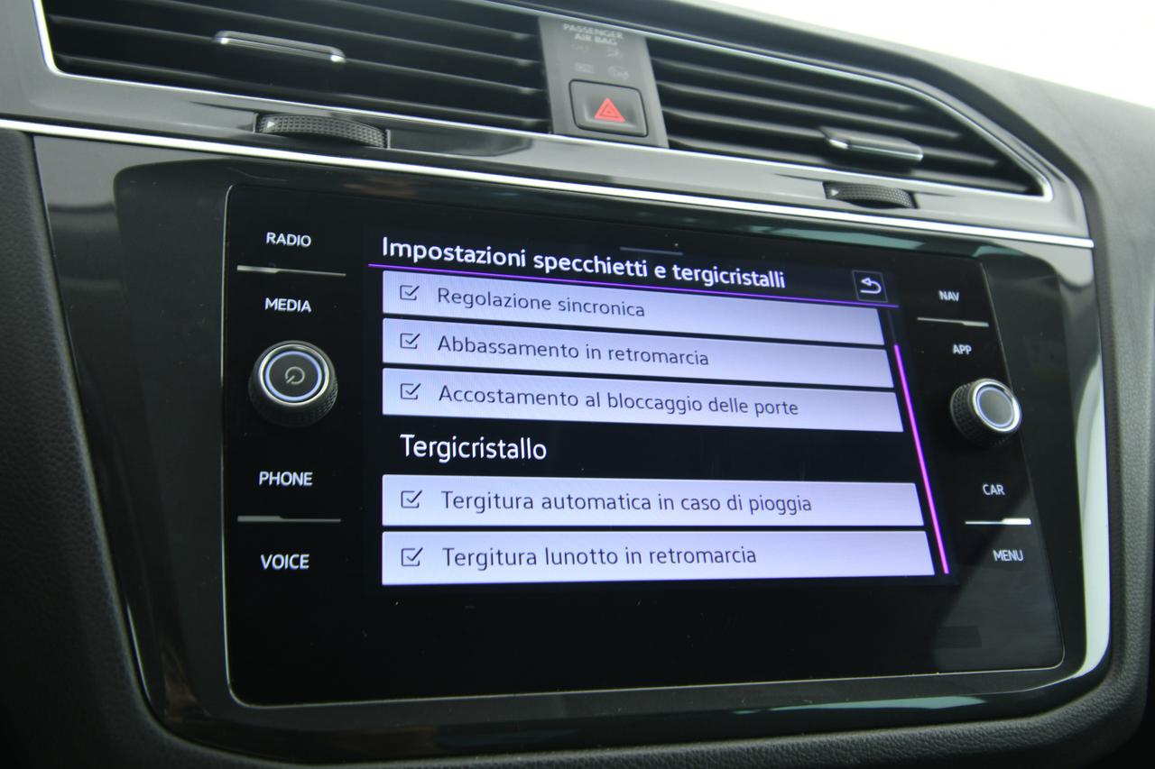 VOLKSWAGEN Tiguan 2.0 tdi Elegance 150cv dsg CAMERA+ACC+APP CONNECT